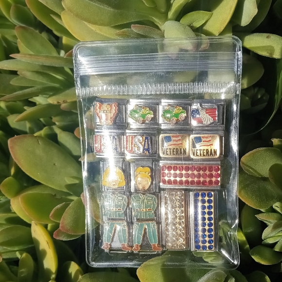 Bundle of Italian charms links - Picture 2 of 3